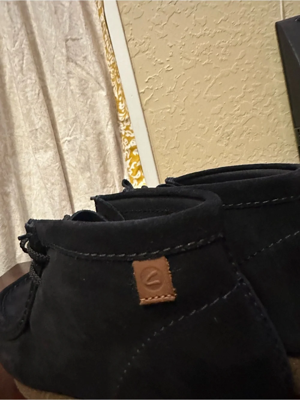 Clarks Shacre Chukka Boots Men's 10W Black Suede Gum Sole Square Toe Comfort